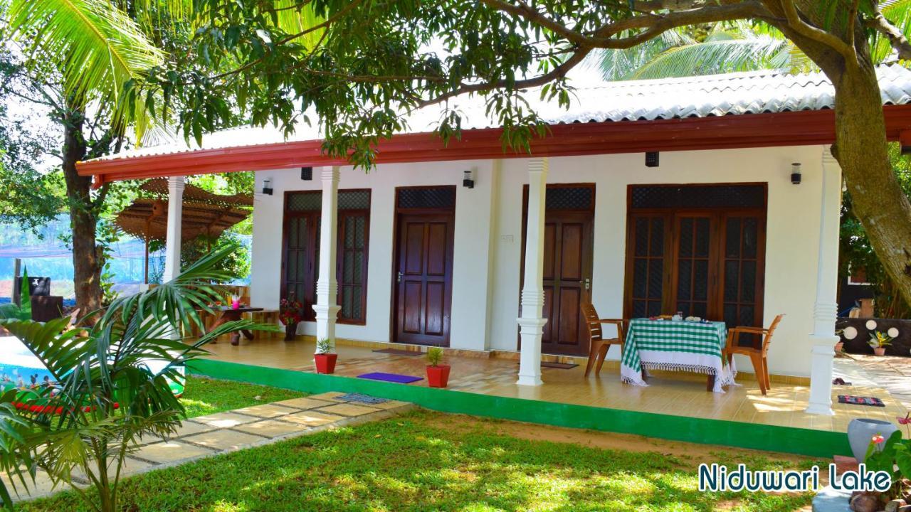 Niduwari Lake Homestay Dambulla Bagian luar foto